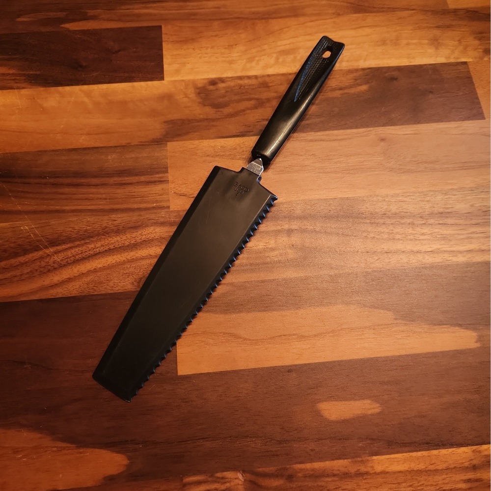 ECKO Serrated Plastic Cake Cutter Server